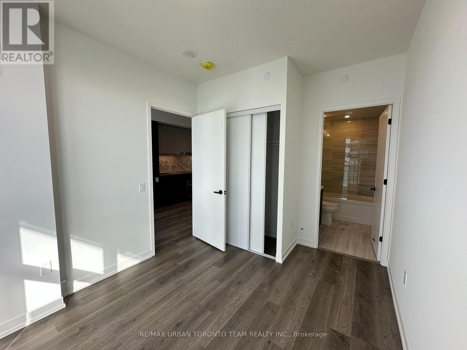 5901 - 8 Interchange Way, Vaughan, Ontario  L4K 5Z7 - Photo 12 - N12810382