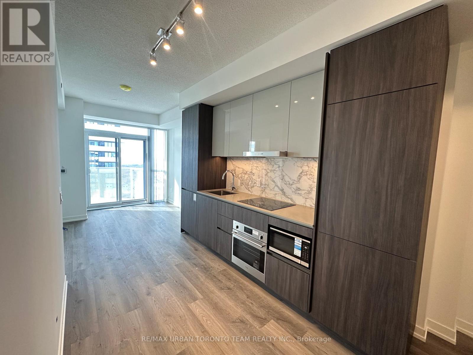 5901 - 8 Interchange Way, Vaughan, Ontario  L4K 5Z7 - Photo 4 - N12810382