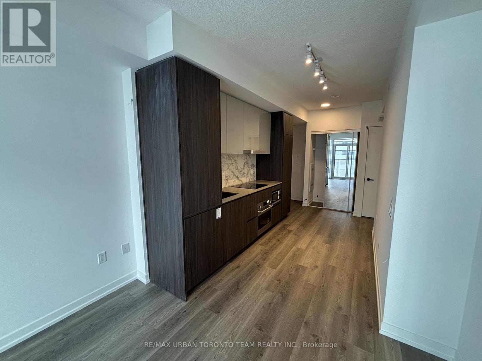 5901 - 8 Interchange Way, Vaughan, Ontario  L4K 5Z7 - Photo 5 - N12810382