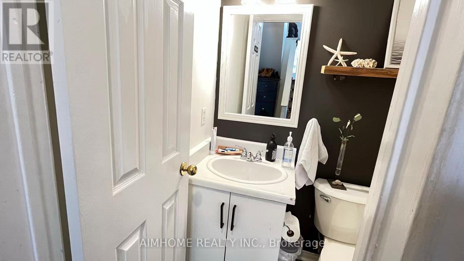 1492 Litchfield Road, Oakville, Ontario  L6H 5P3 - Photo 12 - W12810380