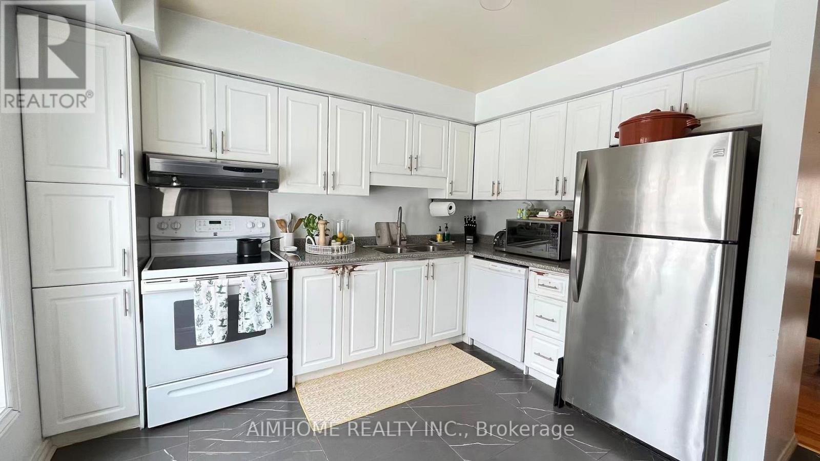 1492 Litchfield Road, Oakville, Ontario  L6H 5P3 - Photo 3 - W12810380