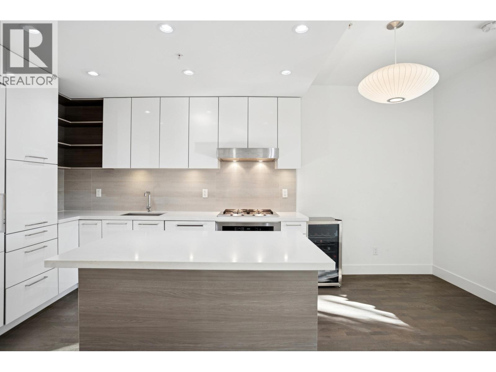 Listing Picture 11 of 28 : 209 1628 W 4TH AVENUE, Vancouver / 溫哥華 - 魯藝地產 Yvonne Lu Group - MLS Medallion Club Member