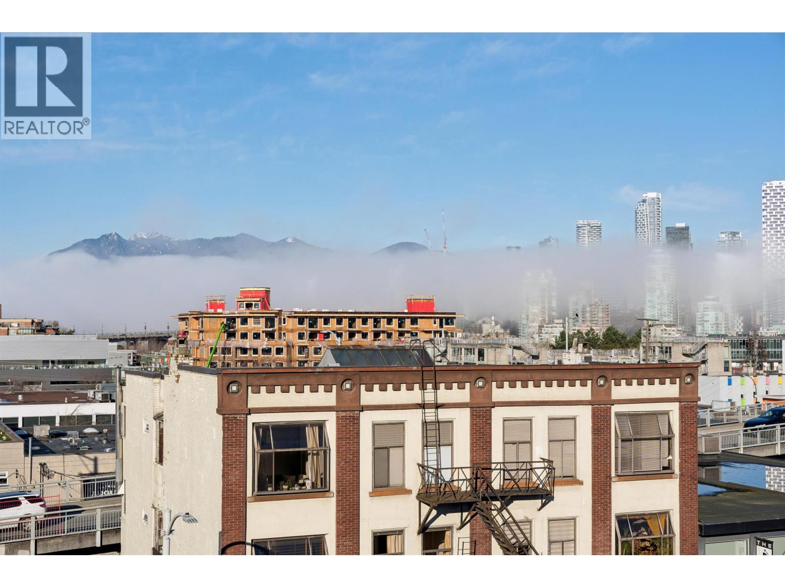 Listing Picture 22 of 28 : 209 1628 W 4TH AVENUE, Vancouver / 溫哥華 - 魯藝地產 Yvonne Lu Group - MLS Medallion Club Member