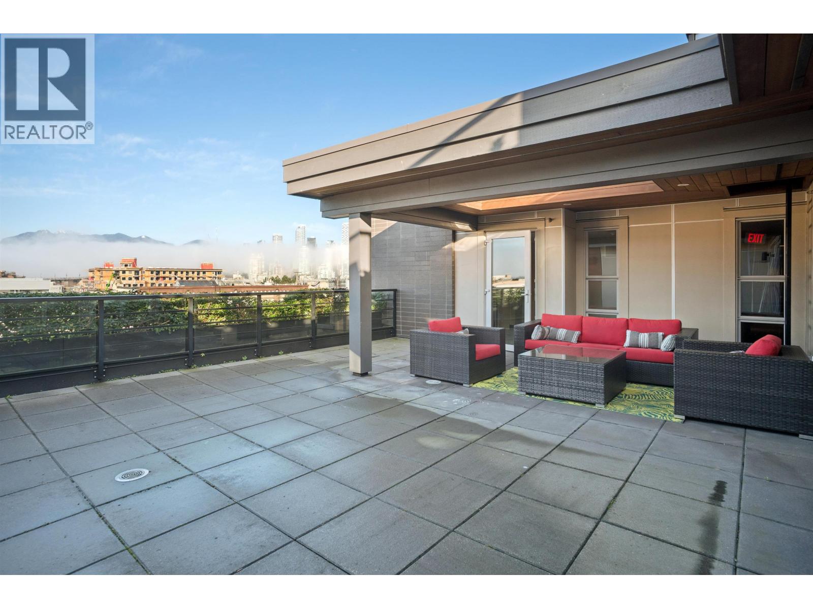 Listing Picture 23 of 28 : 209 1628 W 4TH AVENUE, Vancouver / 溫哥華 - 魯藝地產 Yvonne Lu Group - MLS Medallion Club Member