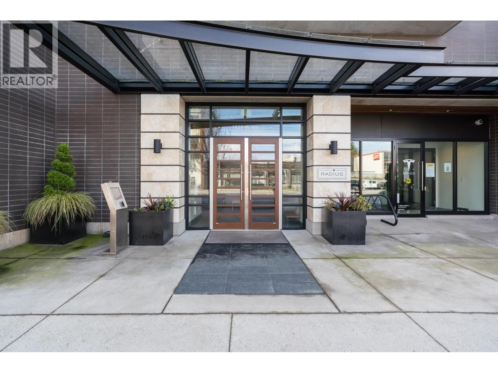 Listing Picture 25 of 28 : 209 1628 W 4TH AVENUE, Vancouver / 溫哥華 - 魯藝地產 Yvonne Lu Group - MLS Medallion Club Member