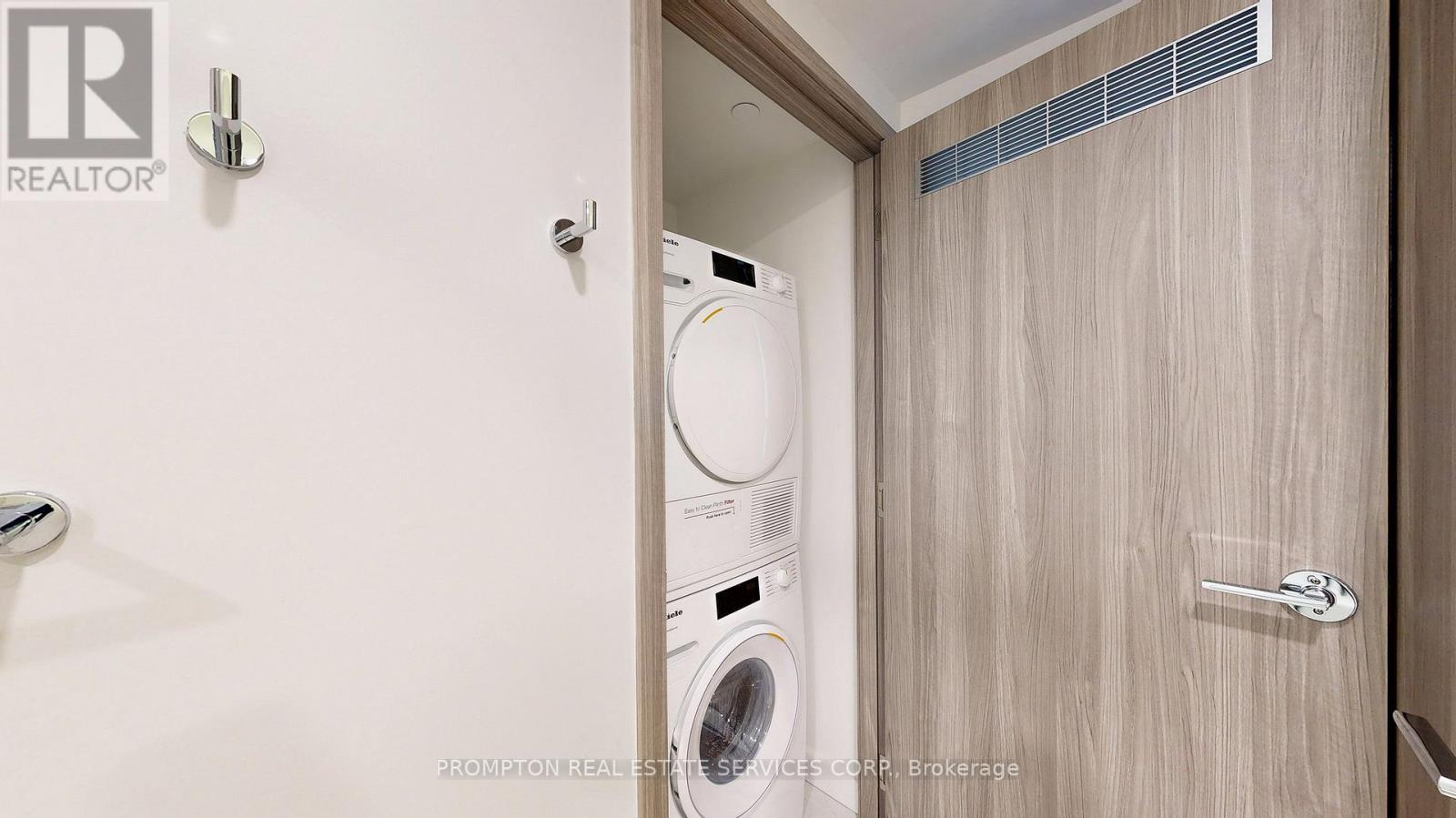 1608 - 1 Concord Cityplace Way, Toronto, Ontario  M5V 0X3 - Photo 28 - C12804364