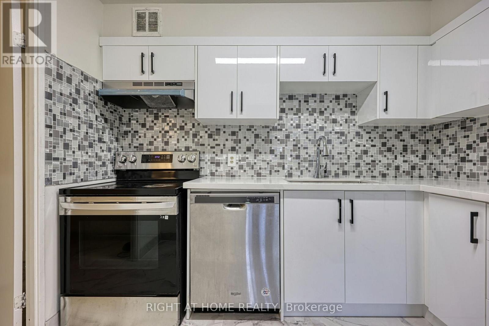 205 - 1580 Mississauga Valley Boulevard, Mississauga, Ontario  L5A 3T8 - Photo 17 - W12800590