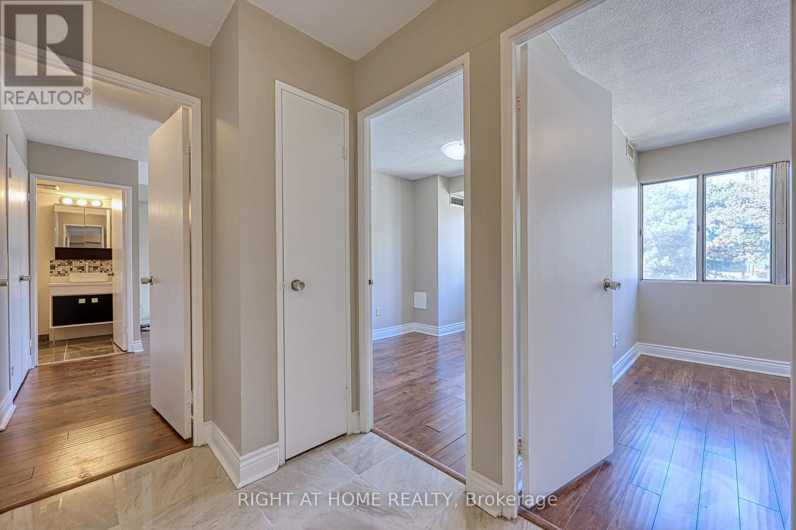 205 - 1580 Mississauga Valley Boulevard, Mississauga, Ontario  L5A 3T8 - Photo 39 - W12800590