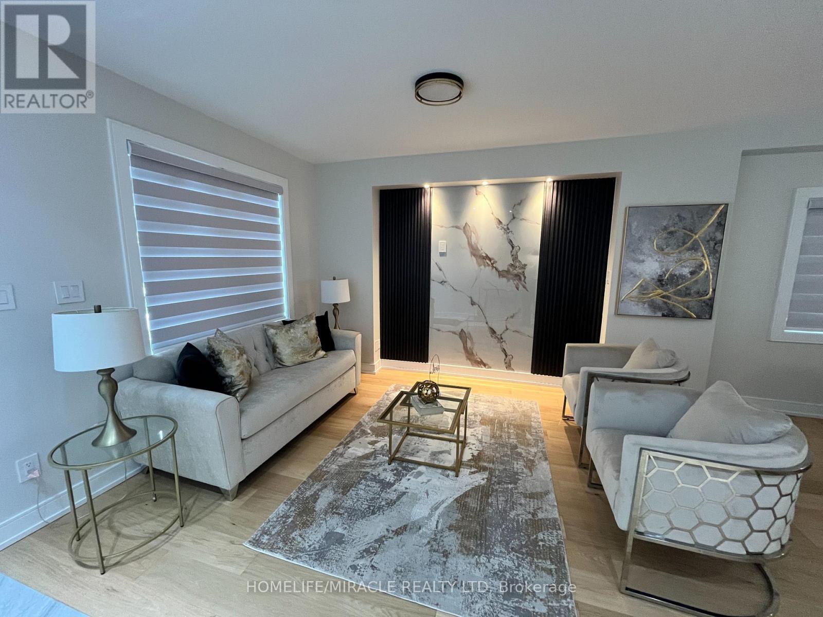 12 Thyra Avenue, Toronto, Ontario  M4C 5G5 - Photo 3 - E12810156