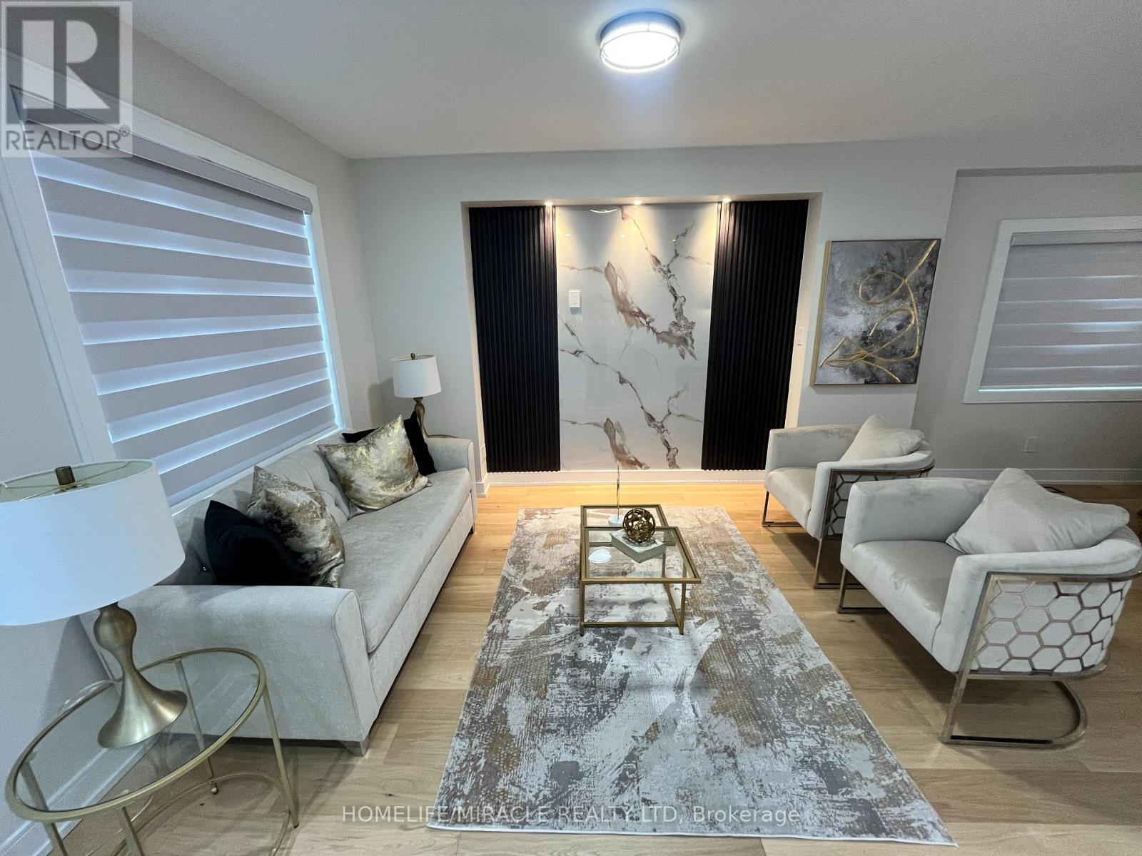 12 Thyra Avenue, Toronto, Ontario  M4C 5G5 - Photo 4 - E12810156