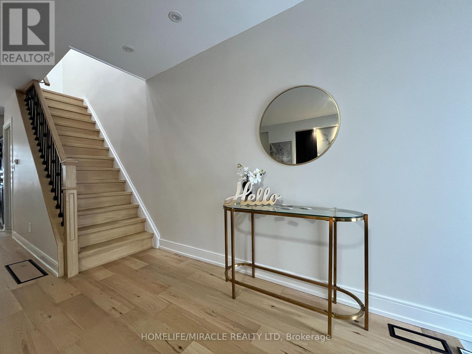 12 Thyra Avenue, Toronto, Ontario  M4C 5G5 - Photo 5 - E12810156