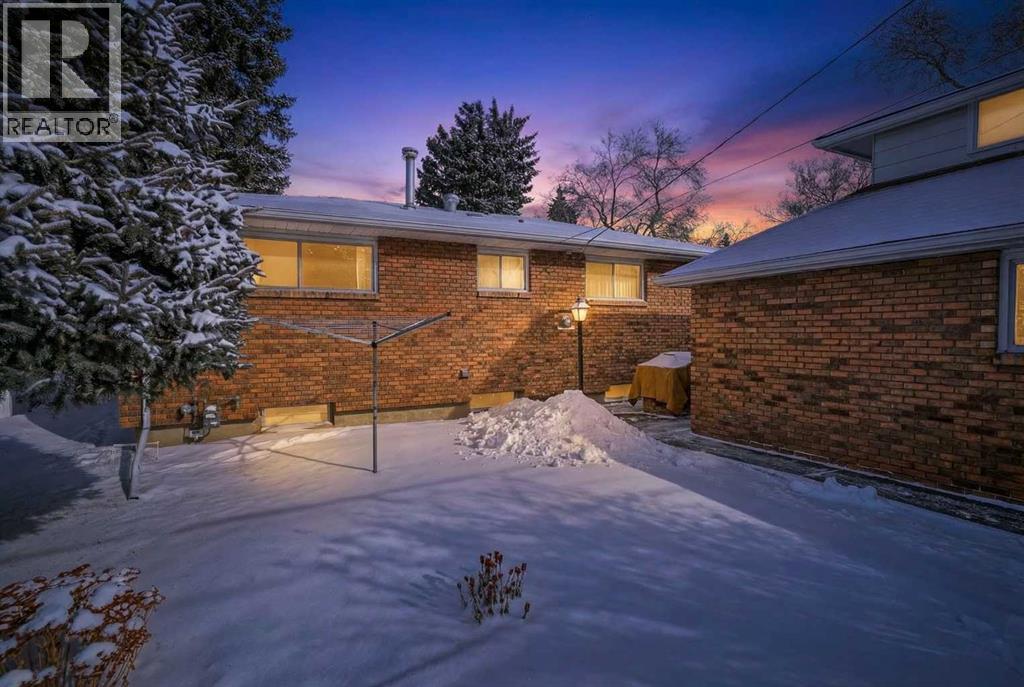 337 Capri Avenue Nw, Calgary, Alberta  T2L 0J4 - Photo 43 - A2286264