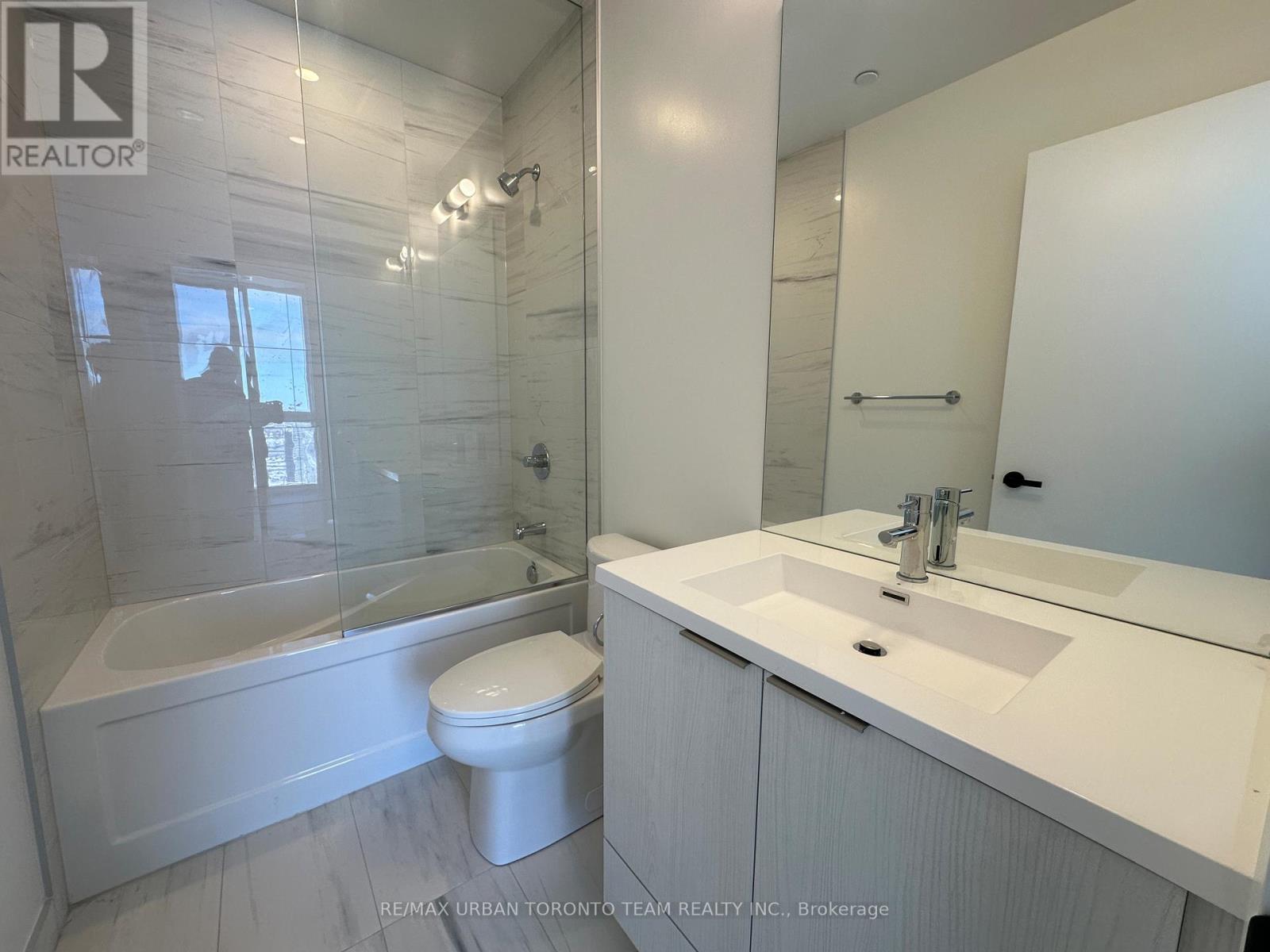 6009 - 8 Interchange Way, Vaughan, Ontario  L4K 5Z7 - Photo 7 - N12810408