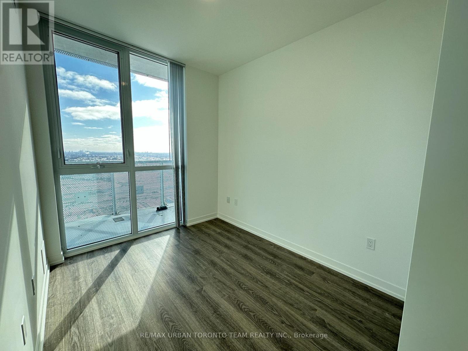 6009 - 8 Interchange Way, Vaughan, Ontario  L4K 5Z7 - Photo 9 - N12810408