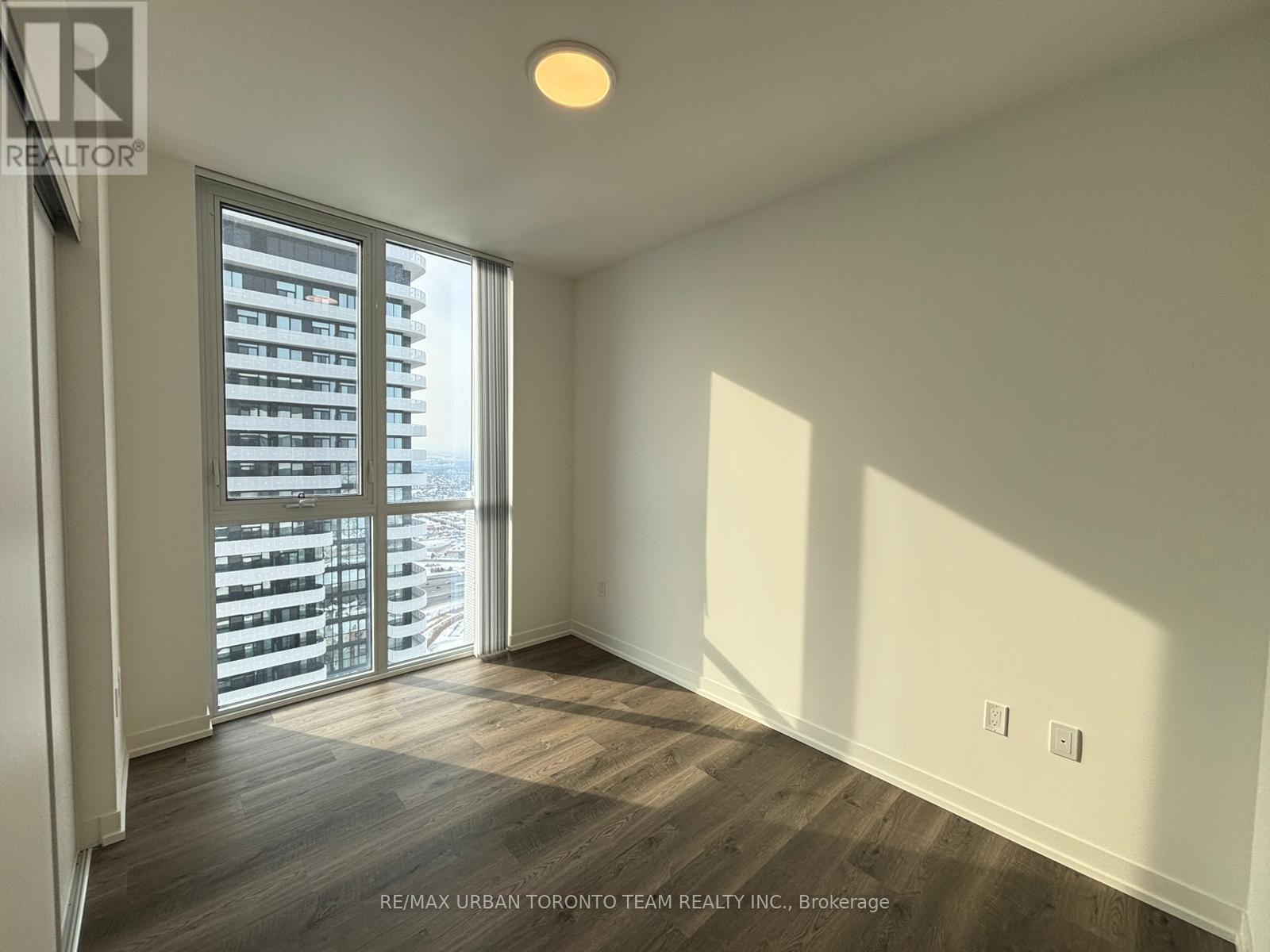 6012 - 8 Interchange Way, Vaughan, Ontario  L4K 5Z7 - Photo 6 - N12810422