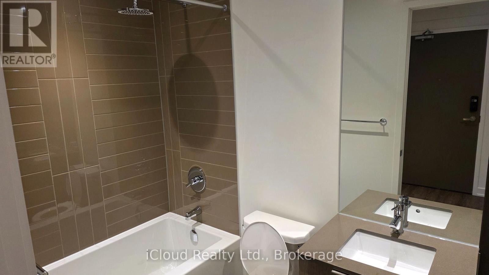 904 - 448 Burnhamthorpe Road W, Mississauga, Ontario  L5B 0R4 - Photo 2 - W12810418