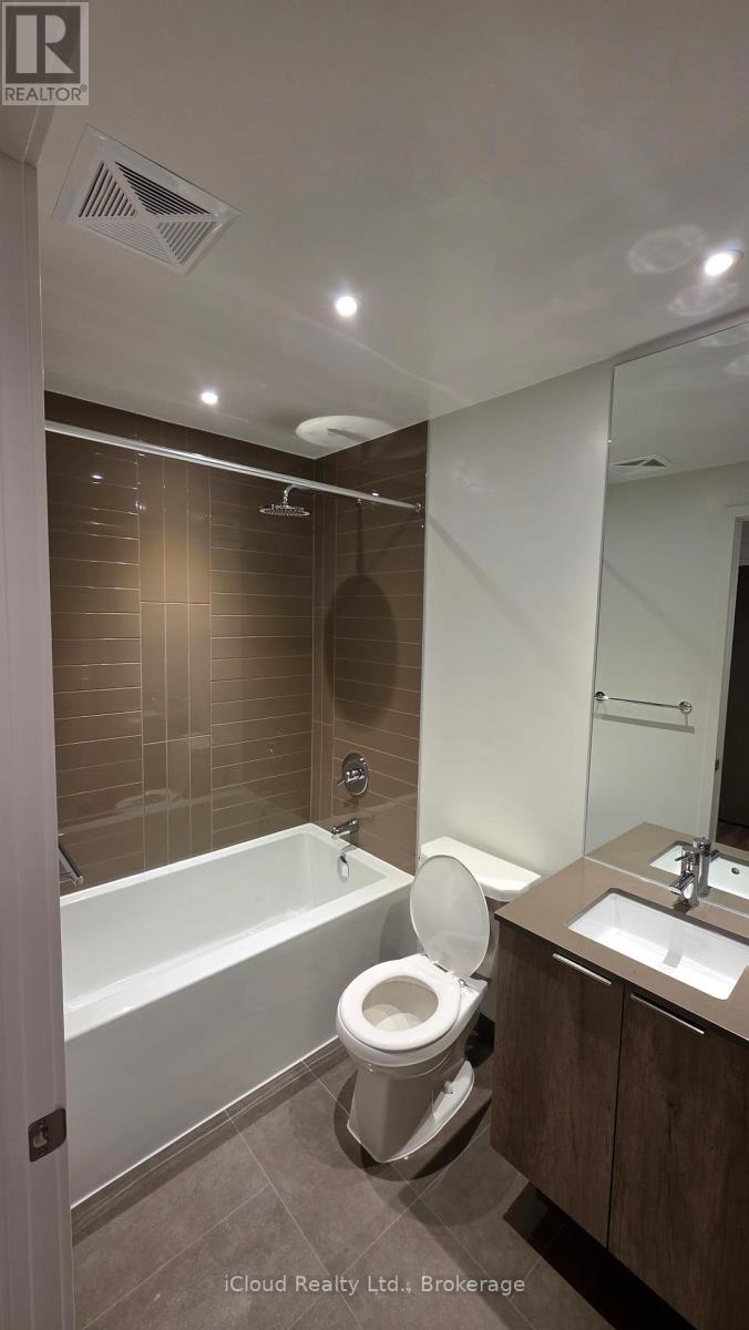 904 - 448 Burnhamthorpe Road W, Mississauga, Ontario  L5B 0R4 - Photo 3 - W12810418