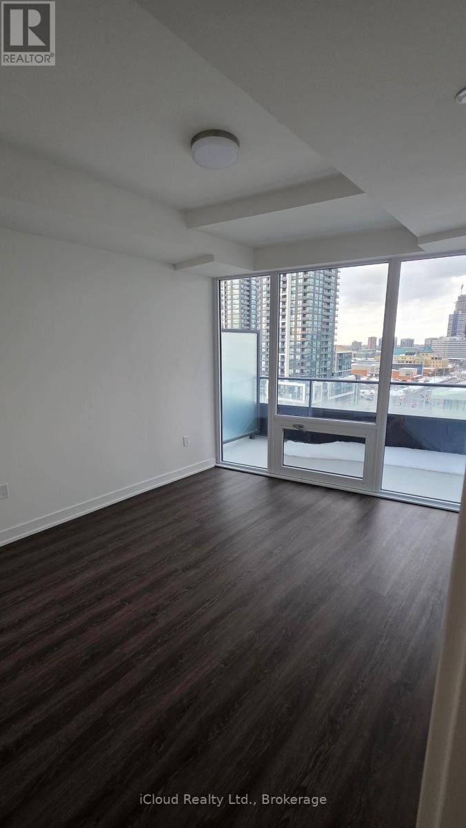 904 - 448 Burnhamthorpe Road W, Mississauga, Ontario  L5B 0R4 - Photo 7 - W12810418