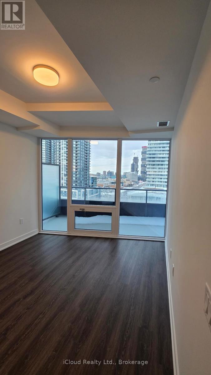 904 - 448 Burnhamthorpe Road W, Mississauga, Ontario  L5B 0R4 - Photo 8 - W12810418