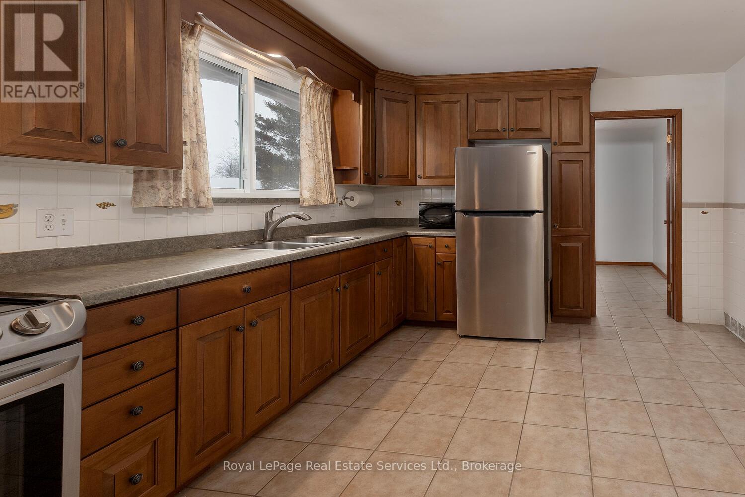 246 Forman Avenue, Stratford, Ontario  N5A 6R4 - Photo 8 - X12810432