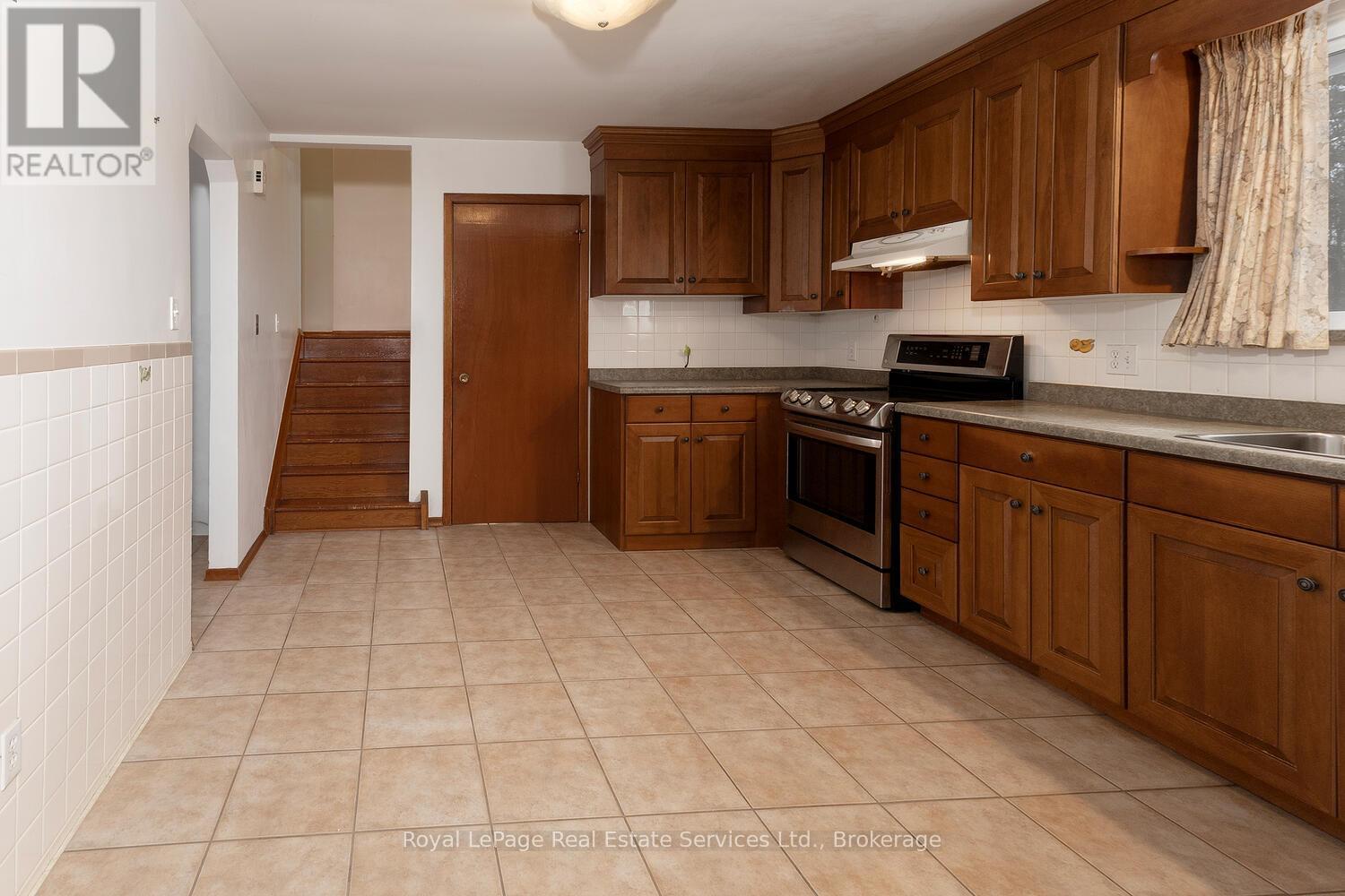 246 Forman Avenue, Stratford, Ontario  N5A 6R4 - Photo 9 - X12810432