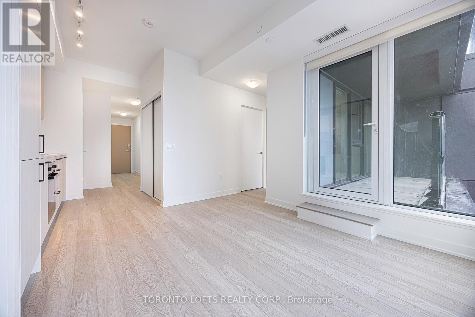 804 - 1 Quarrington Lane, Toronto, Ontario  M3C 0S4 - Photo 5 - C12810428