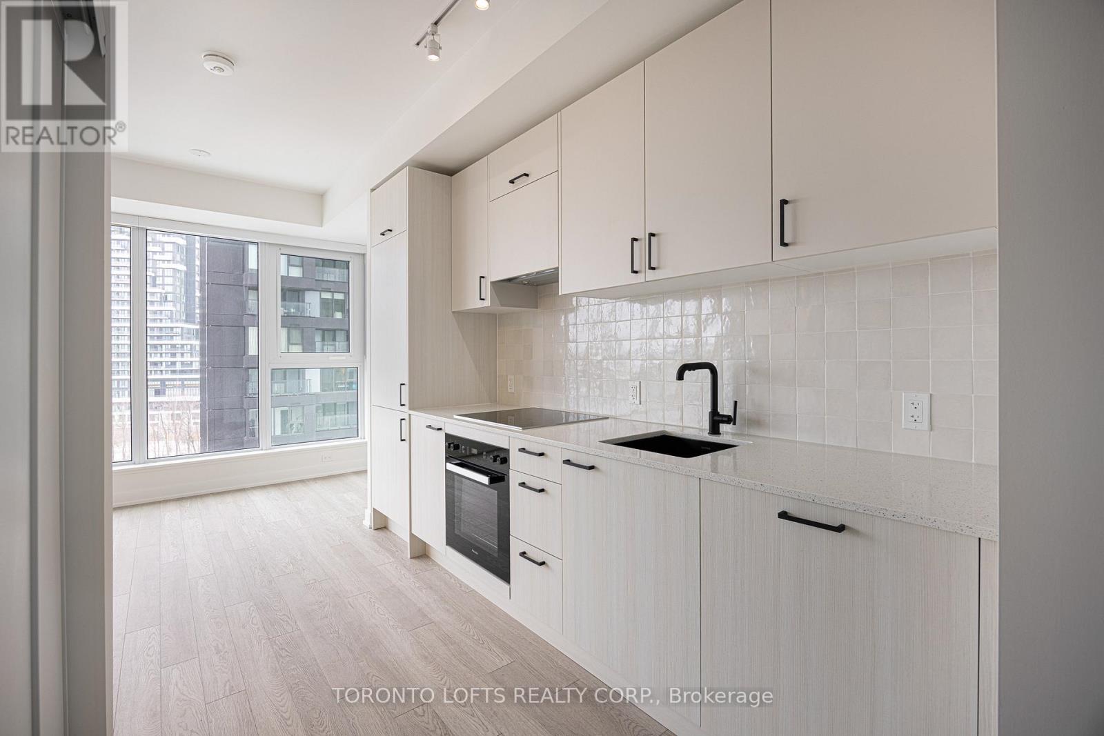 804 - 1 Quarrington Lane, Toronto, Ontario  M3C 0S4 - Photo 6 - C12810428