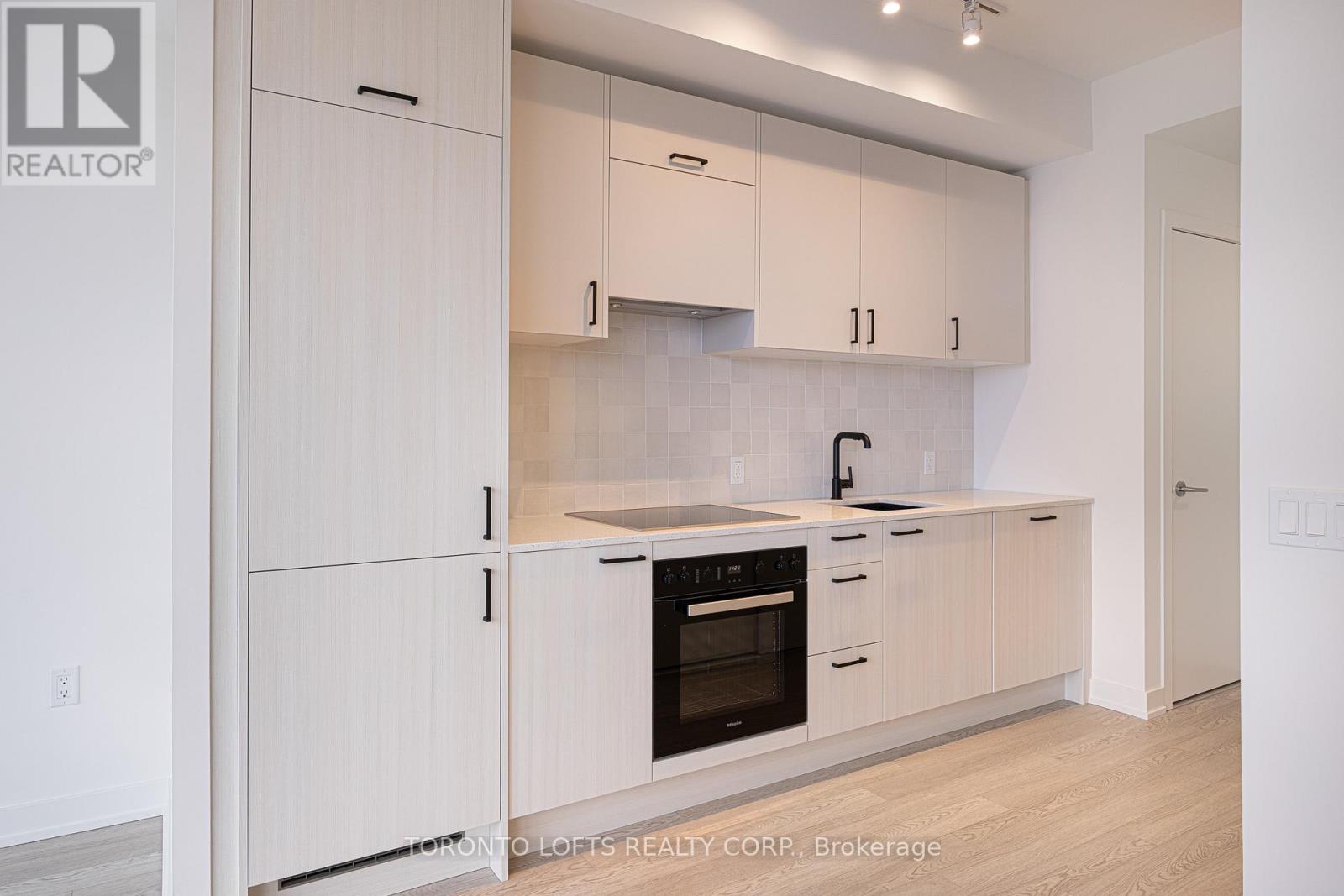 804 - 1 Quarrington Lane, Toronto, Ontario  M3C 0S4 - Photo 7 - C12810428