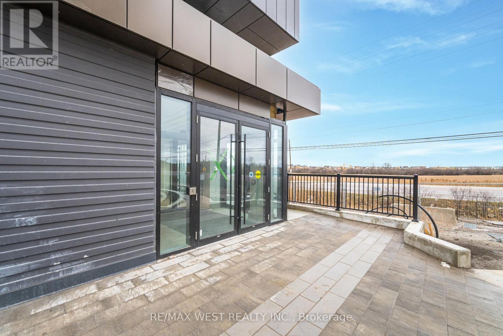 311 - 335 Wheat Boom Drive, Oakville, Ontario  L6H 7X5 - Photo 2 - W12810436