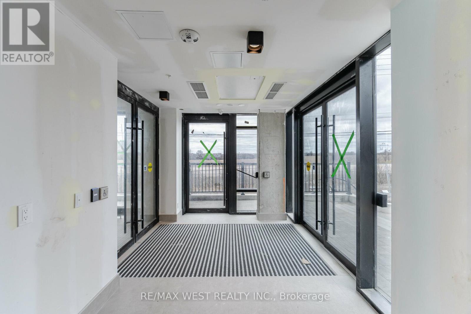 311 - 335 Wheat Boom Drive, Oakville, Ontario  L6H 7X5 - Photo 3 - W12810436