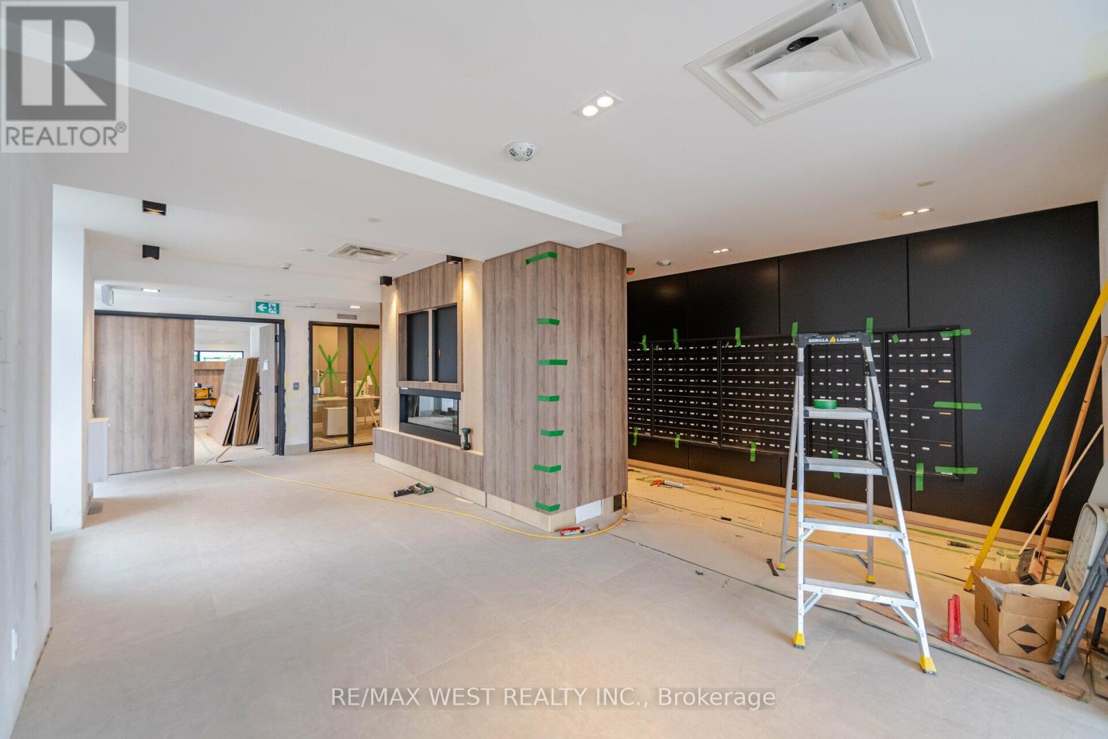 311 - 335 Wheat Boom Drive, Oakville, Ontario  L6H 7X5 - Photo 4 - W12810436