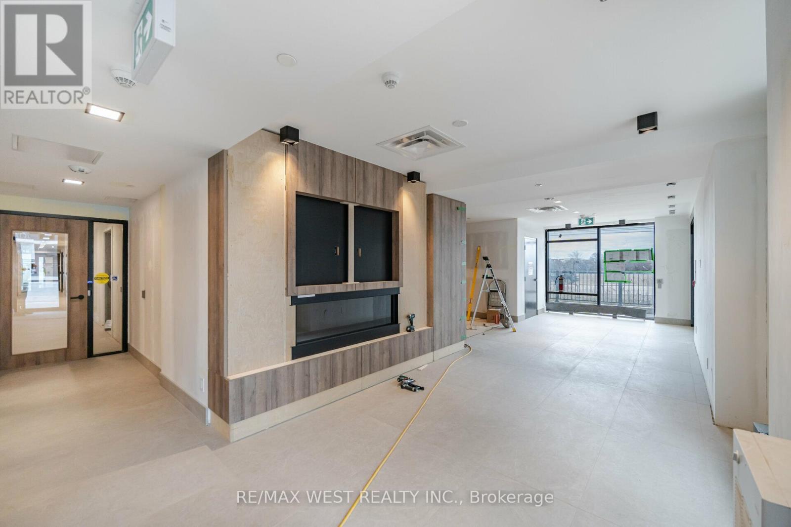 311 - 335 Wheat Boom Drive, Oakville, Ontario  L6H 7X5 - Photo 5 - W12810436