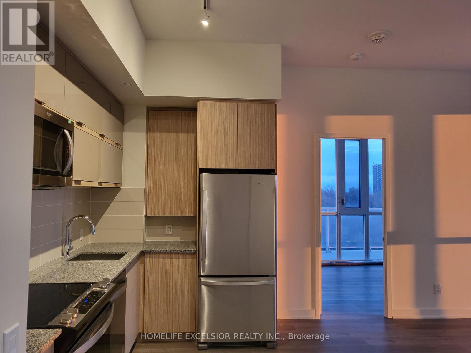 802 - 10 Deerlick Court, Toronto, Ontario  M3A 1Y4 - Photo 4 - C12810440