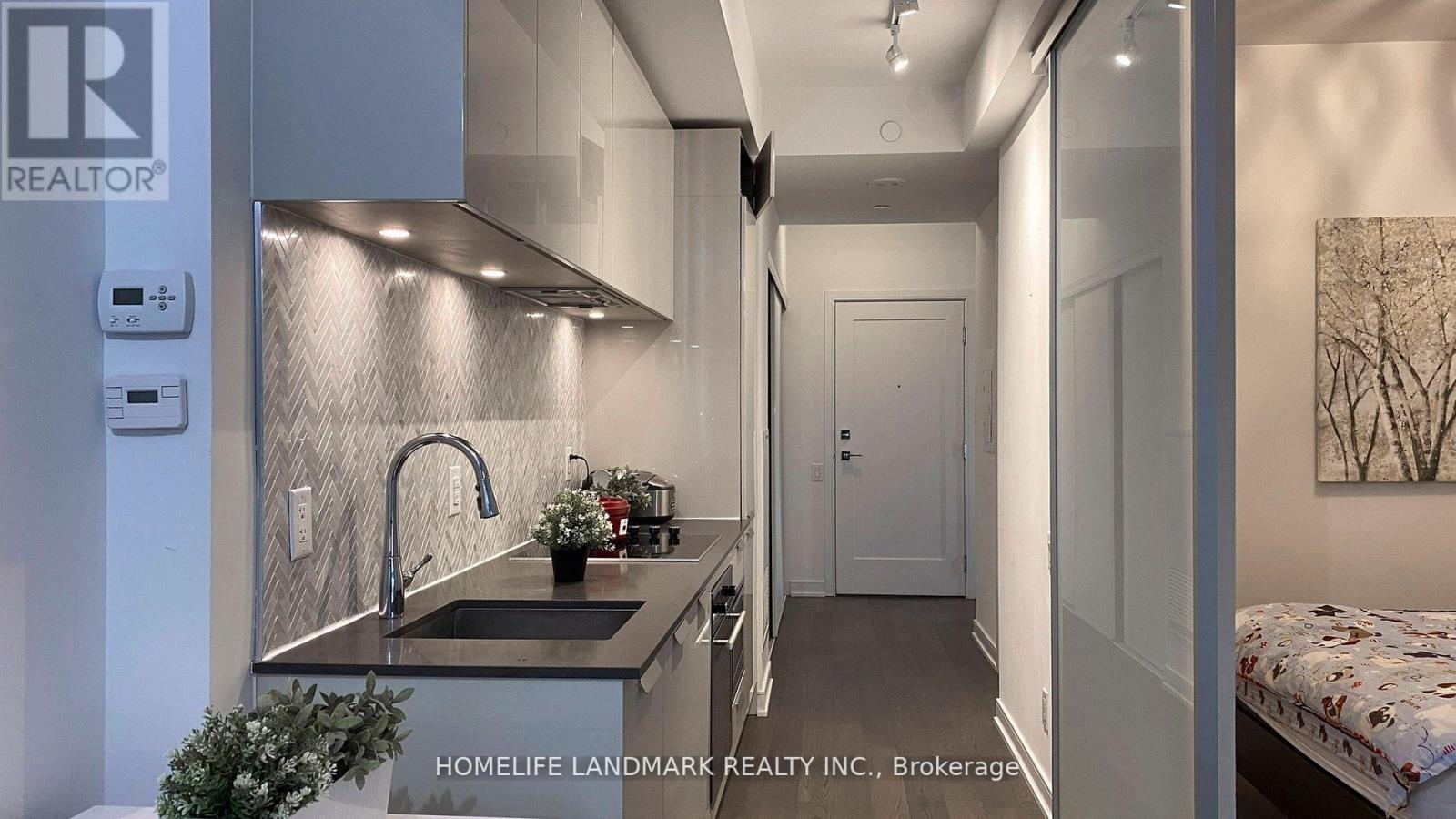 1103 - 57 St. Joseph Street, Toronto, Ontario  M5S 0C5 - Photo 17 - C12810450