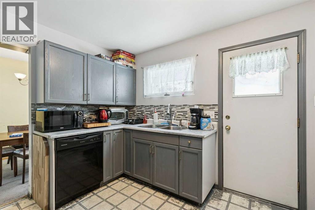 619 Merrill Drive Ne, Calgary, Alberta  T2E 8Y5 - Photo 5 - A2287914