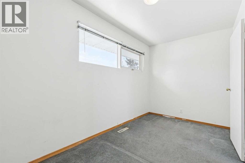 619 Merrill Drive Ne, Calgary, Alberta  T2E 8Y5 - Photo 12 - A2287914