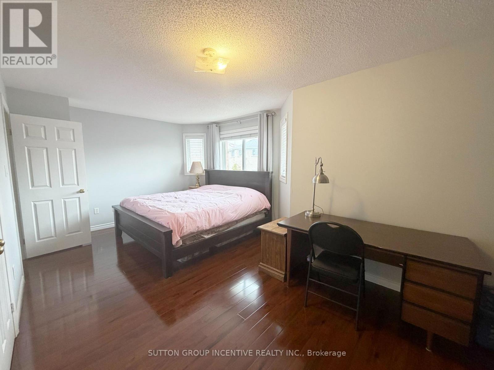 134 Raymond Crescent, Barrie, Ontario  L4N 0V7 - Photo 10 - S12810448