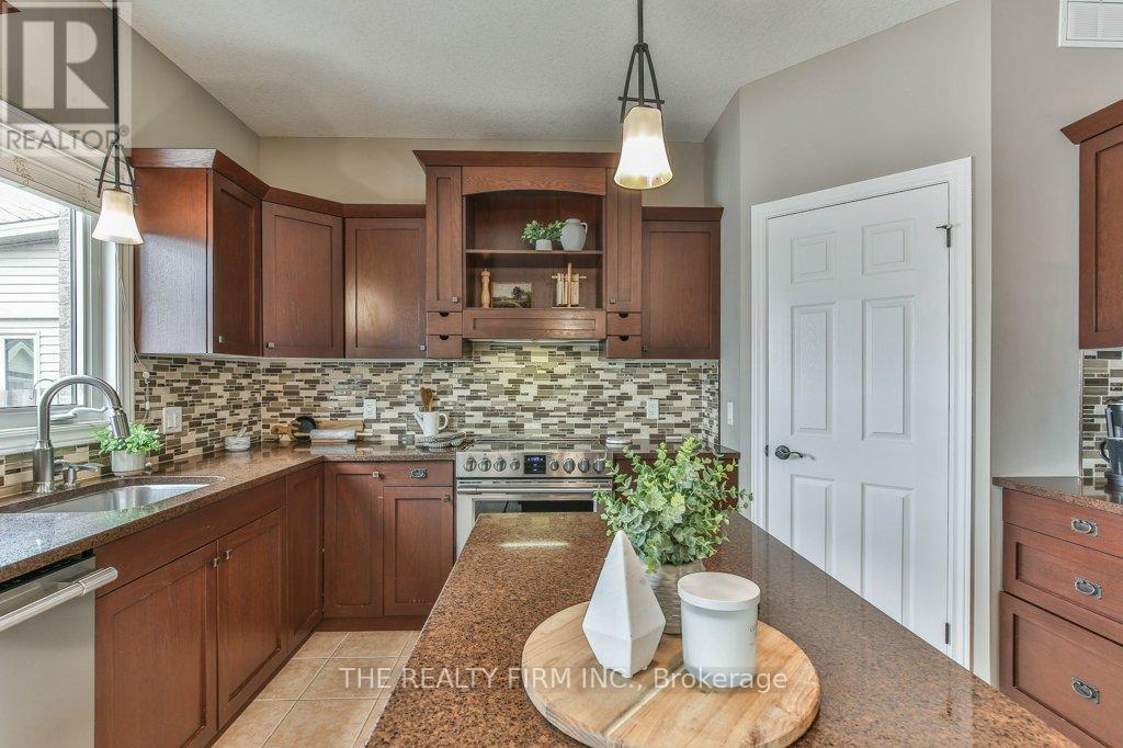 2183 Wickerson Road, London South, Ontario  N6K 0C3 - Photo 16 - X12810476