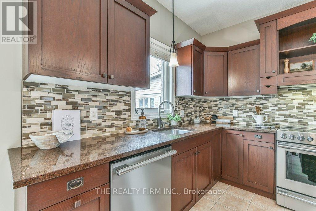 2183 Wickerson Road, London South, Ontario  N6K 0C3 - Photo 17 - X12810476