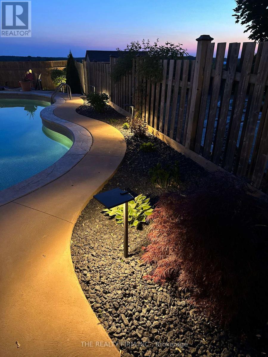 2183 Wickerson Road, London South, Ontario  N6K 0C3 - Photo 48 - X12810476