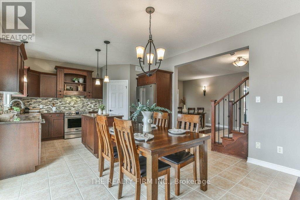 2183 Wickerson Road, London South, Ontario  N6K 0C3 - Photo 8 - X12810476