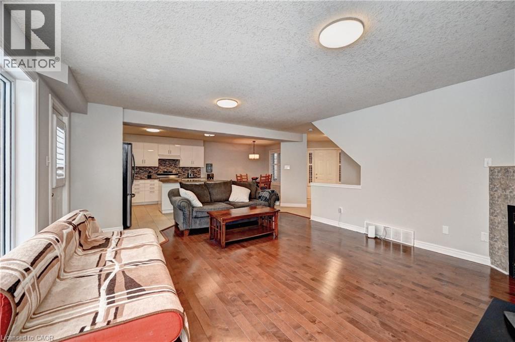 242 Doon Mills Drive, Kitchener, Ontario  N2P 2R8 - Photo 8 - 40806812