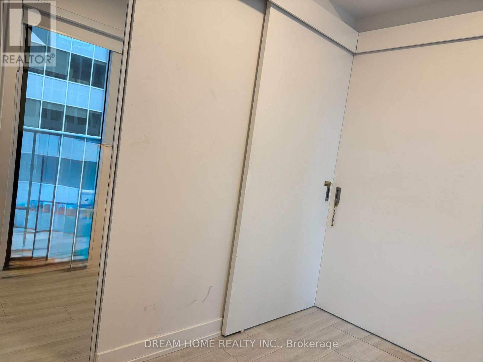 1024 - 230 Simcoe Street, Toronto, Ontario  M5T 0G7 - Photo 13 - C12810474