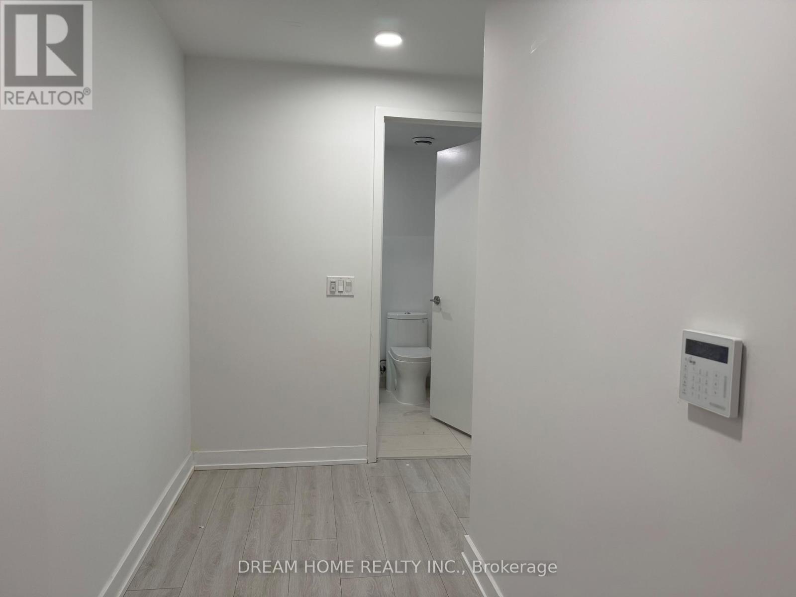 1024 - 230 Simcoe Street, Toronto, Ontario  M5T 0G7 - Photo 3 - C12810474