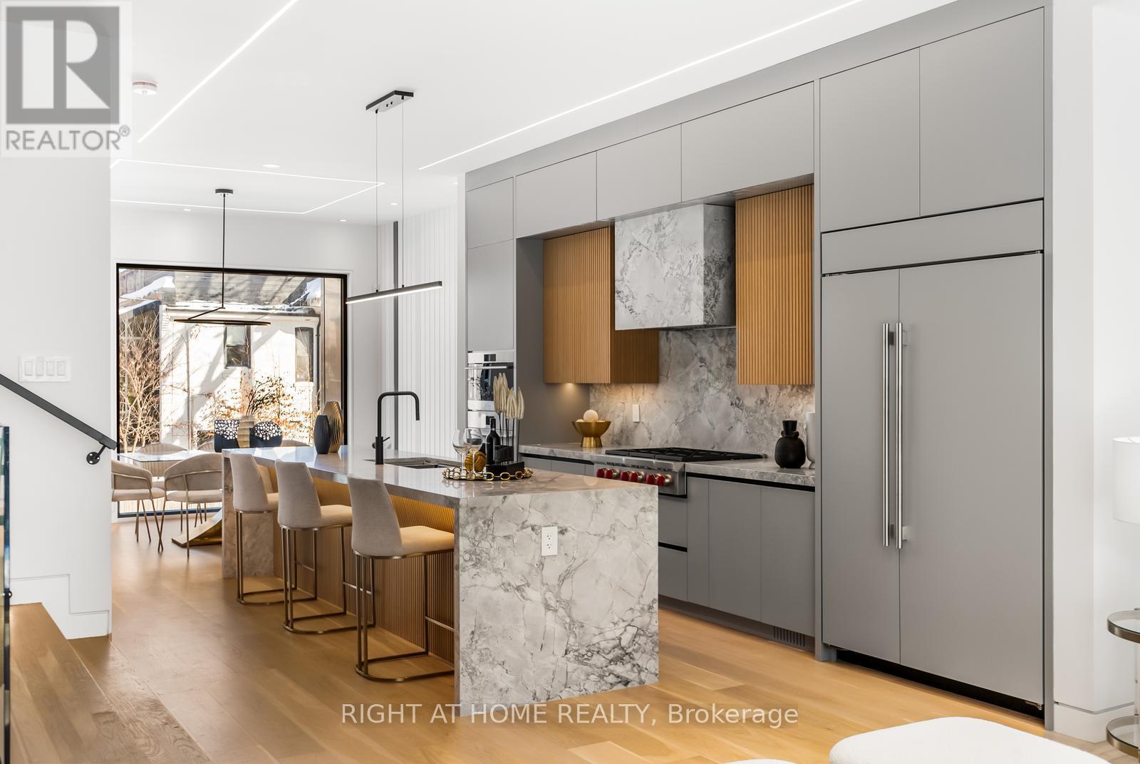 74b Rathnelly Avenue, Toronto, Ontario  M4V 2M6 - Photo 10 - C12810478