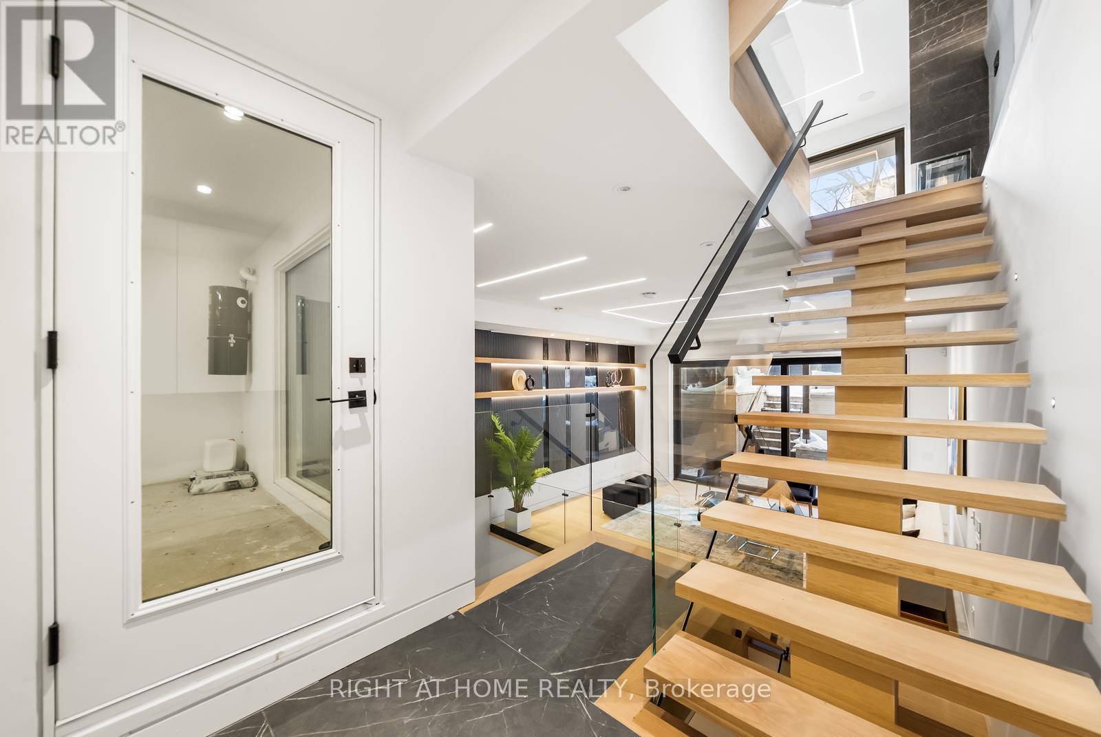 74b Rathnelly Avenue, Toronto, Ontario  M4V 2M6 - Photo 37 - C12810478