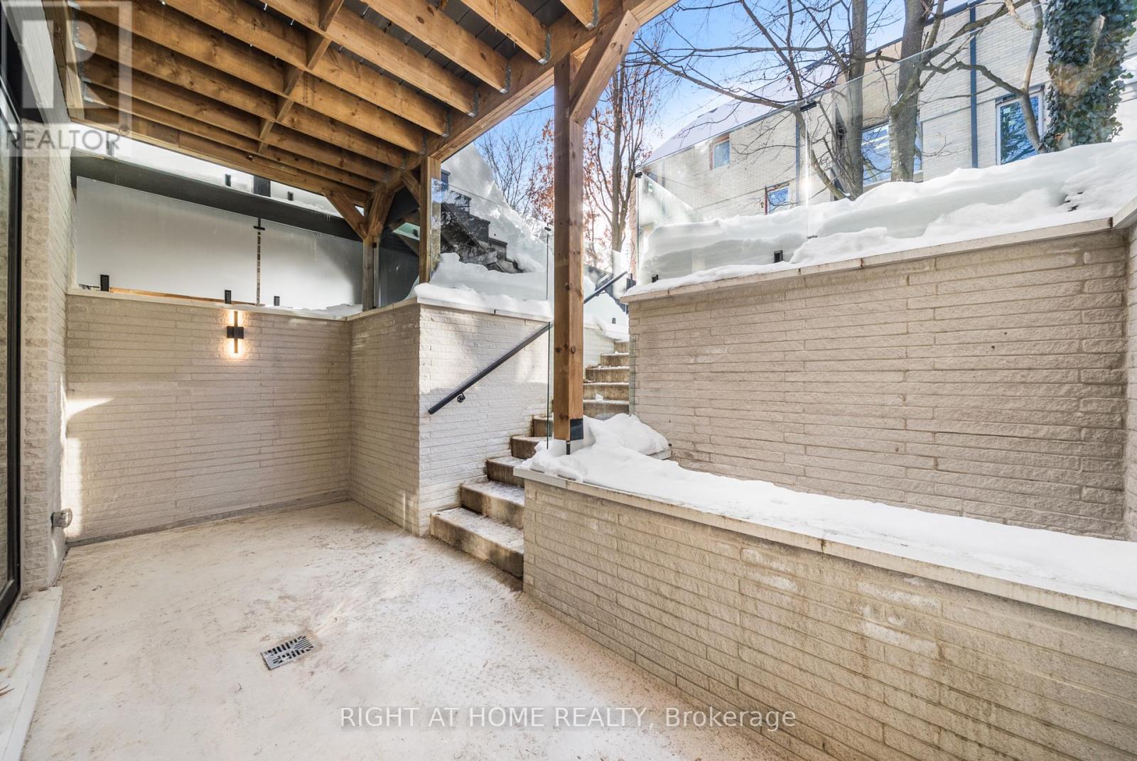 74b Rathnelly Avenue, Toronto, Ontario  M4V 2M6 - Photo 47 - C12810478