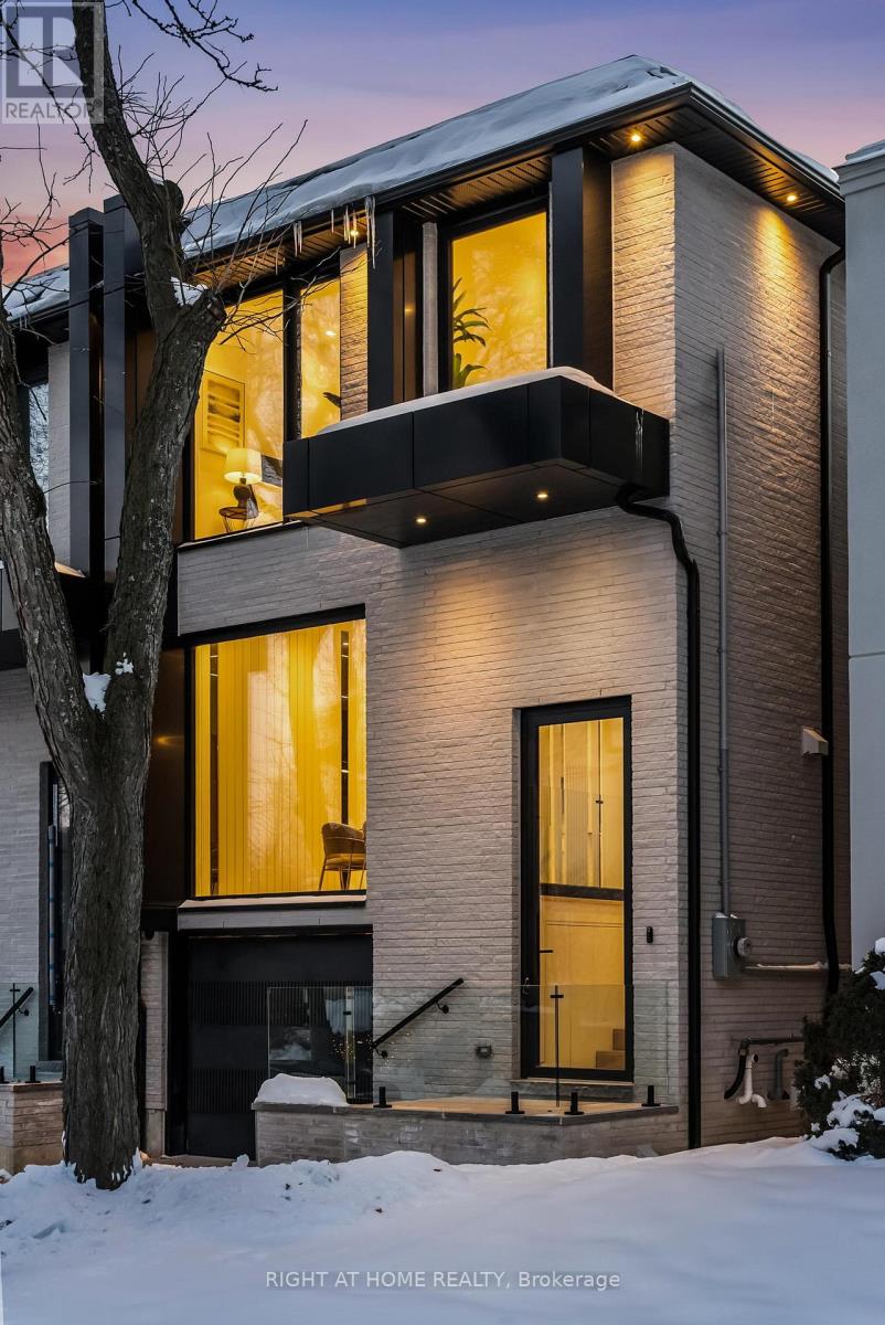 74b Rathnelly Avenue, Toronto, Ontario  M4V 2M6 - Photo 49 - C12810478