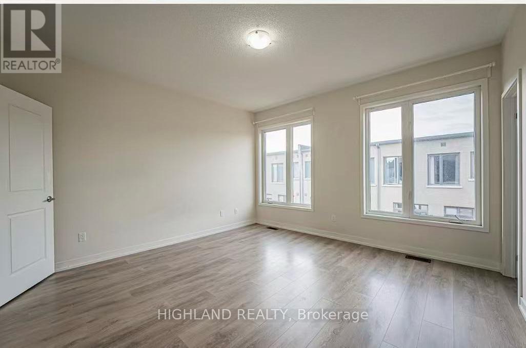 Suite A - 167 Squire Crescent, Oakville, Ontario  L6H 0L7 - Photo 8 - W12810454