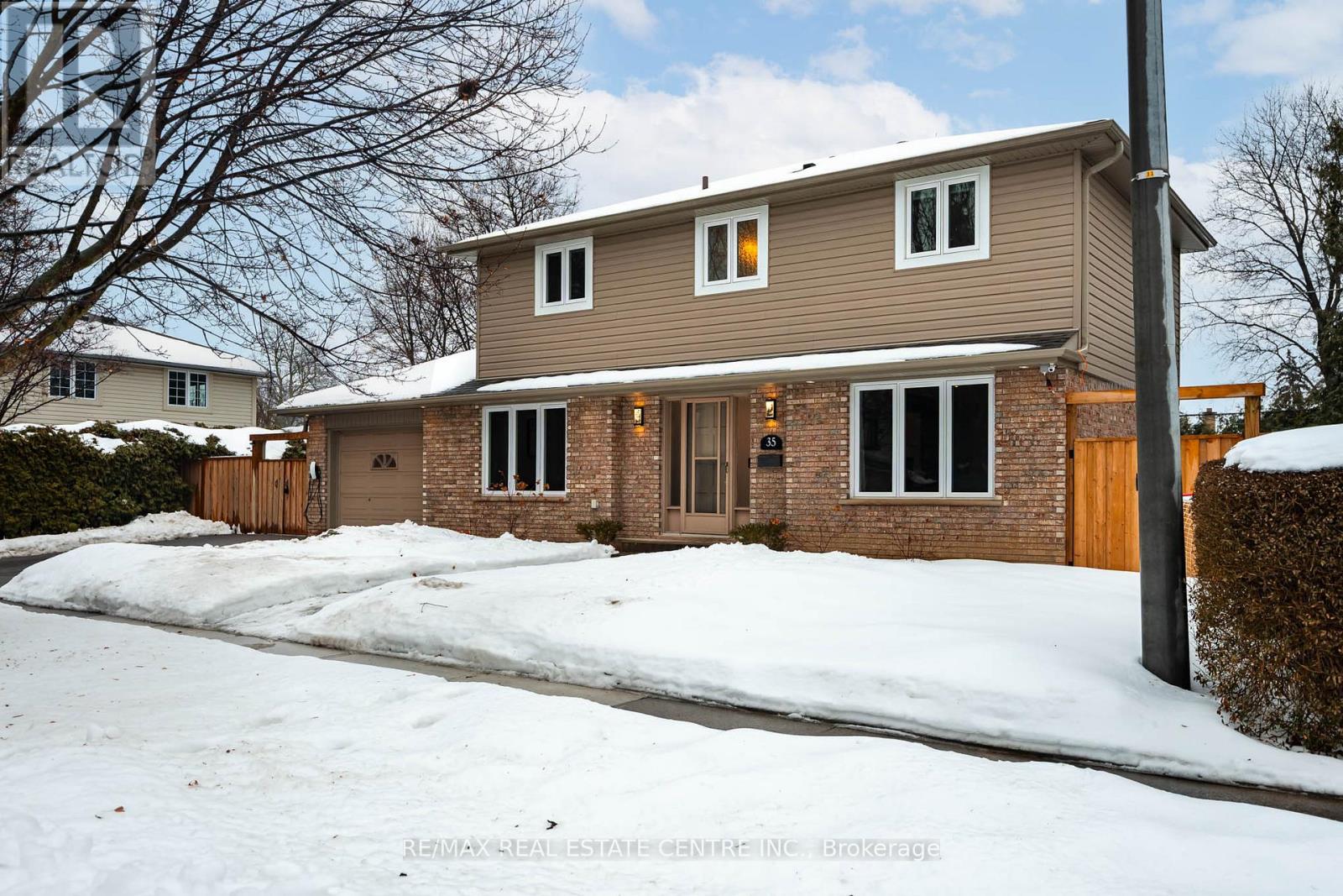 35 Treleaven Drive, Brampton, Ontario  L6Y 1X7 - Photo 2 - W12810470